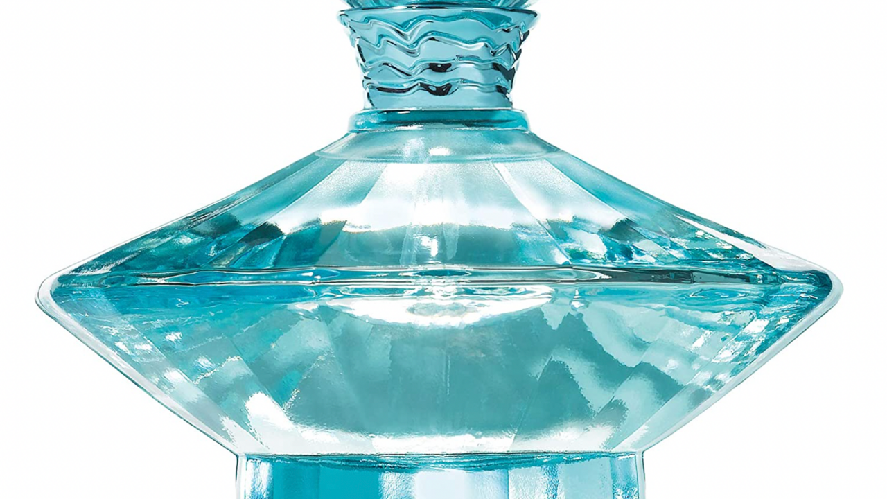 Rihanna Drops First Fenty Perfume | Entertainment Tonight